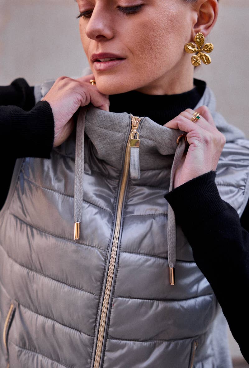 Sleeveless shiny down jacket - 1837