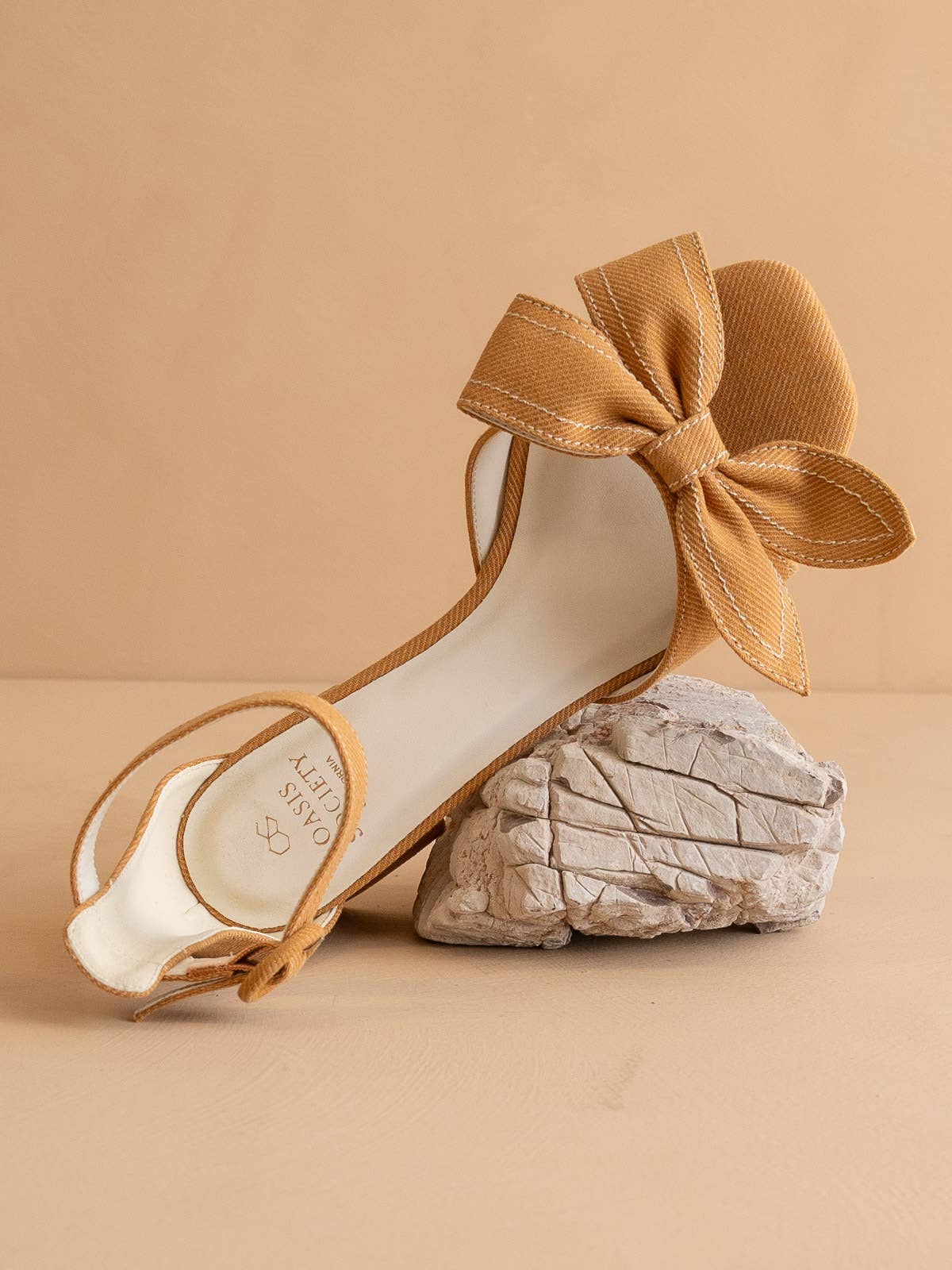 The Vigo Tan | Low Heel With A Sweet Bow