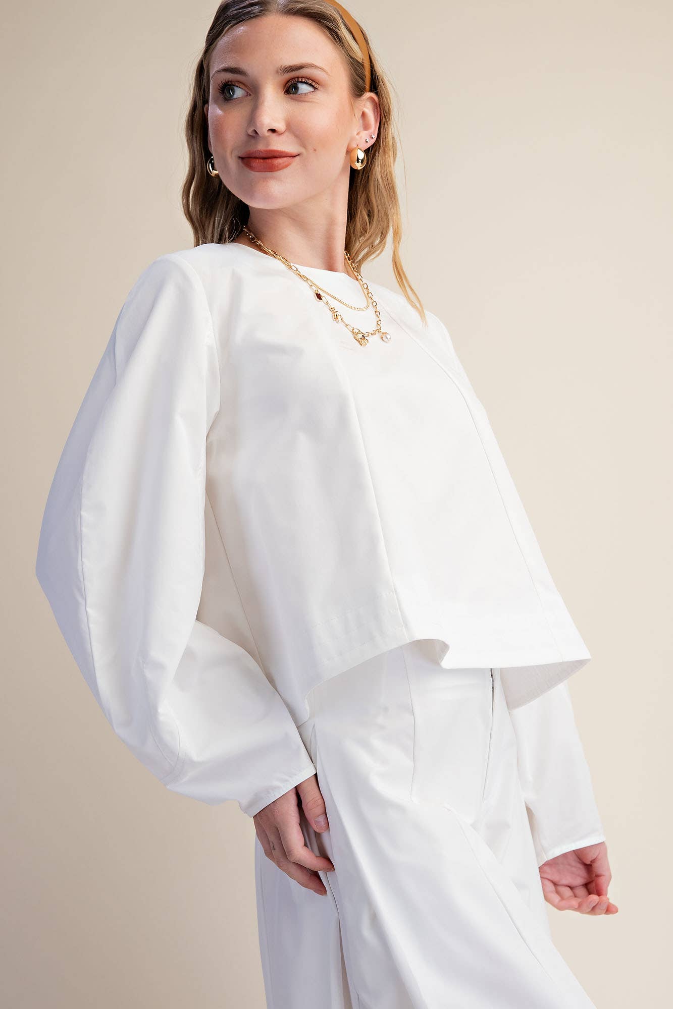 Volume Sleeve Crop Shirt Stitches Detail on Bottom Hem