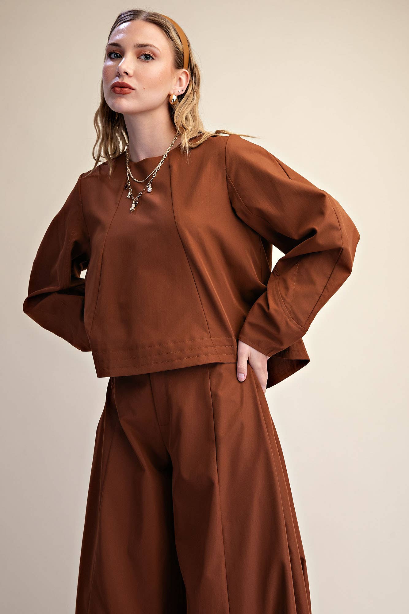 Volume Sleeve Crop Shirt Stitches Detail on Bottom Hem