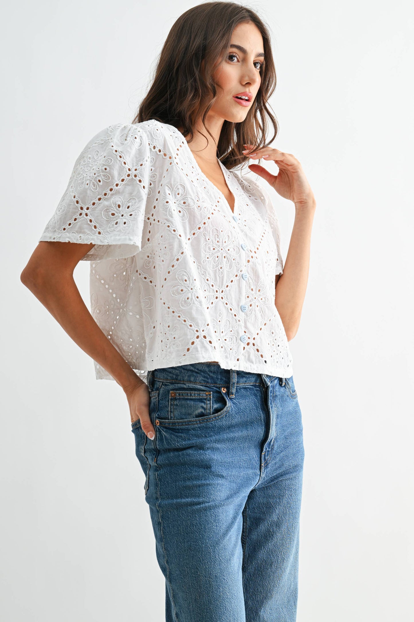 CMT26708 White Broderie Anglaise Short Sleeve Blouse