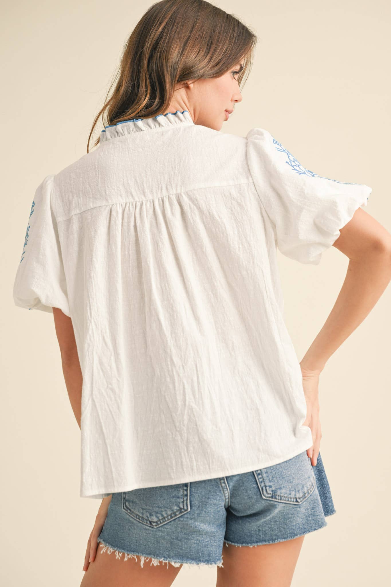 EMBROIDERED BUTTON DOWN BUBBLE SLEEVE TOP MTP3976