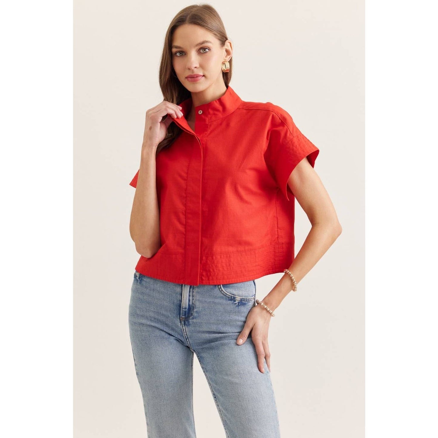 Solid short sleeve stand collar top