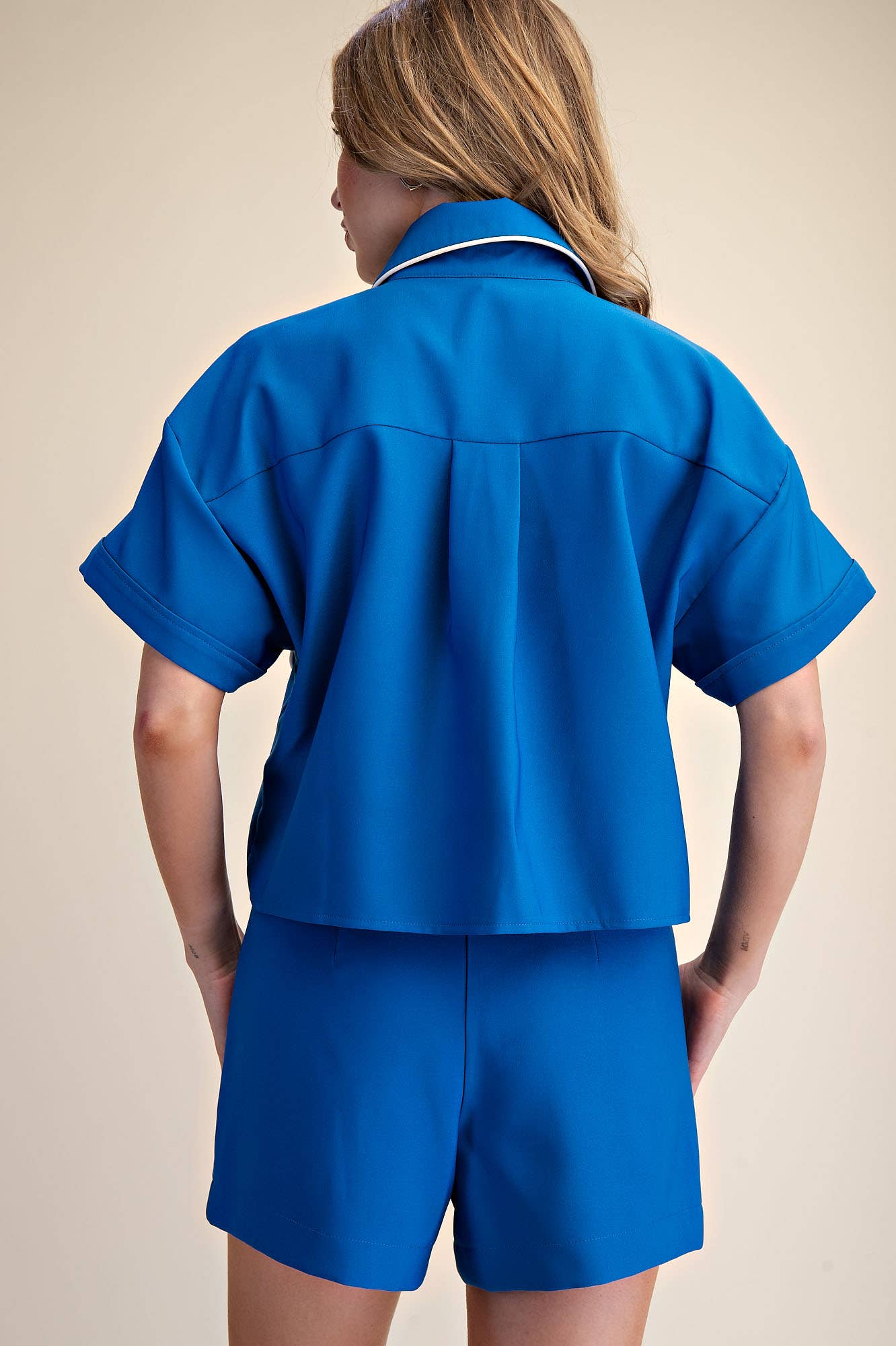 Collar Neck Short-Sleeve Front Pocket Crop Shirts