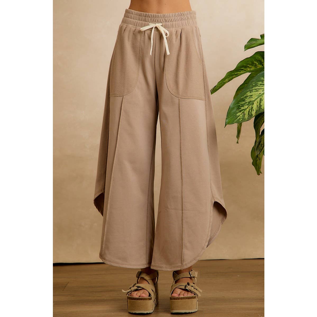 FRENCH TERRY OUT SEAM DETAIL TULIP HEM PANTS