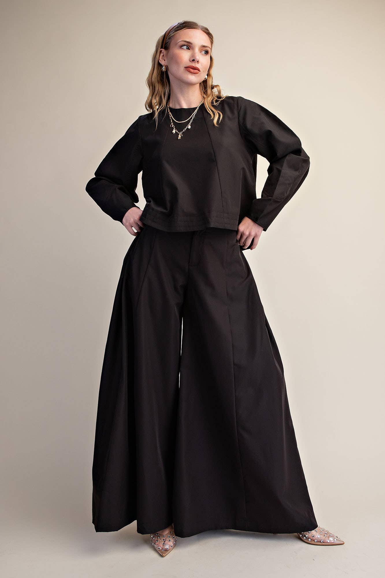 Volume Sleeve Crop Shirt Stitches Detail on Bottom Hem