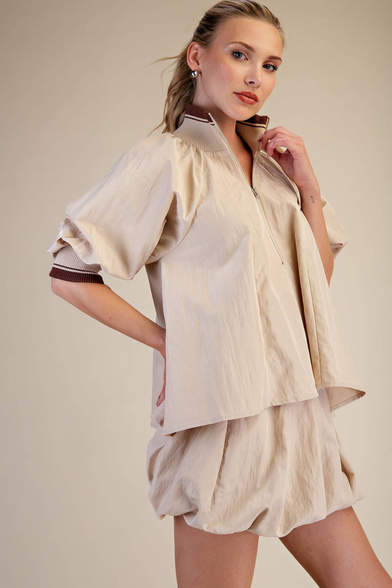 Mock Neck Band Puff Sleeve Blouse