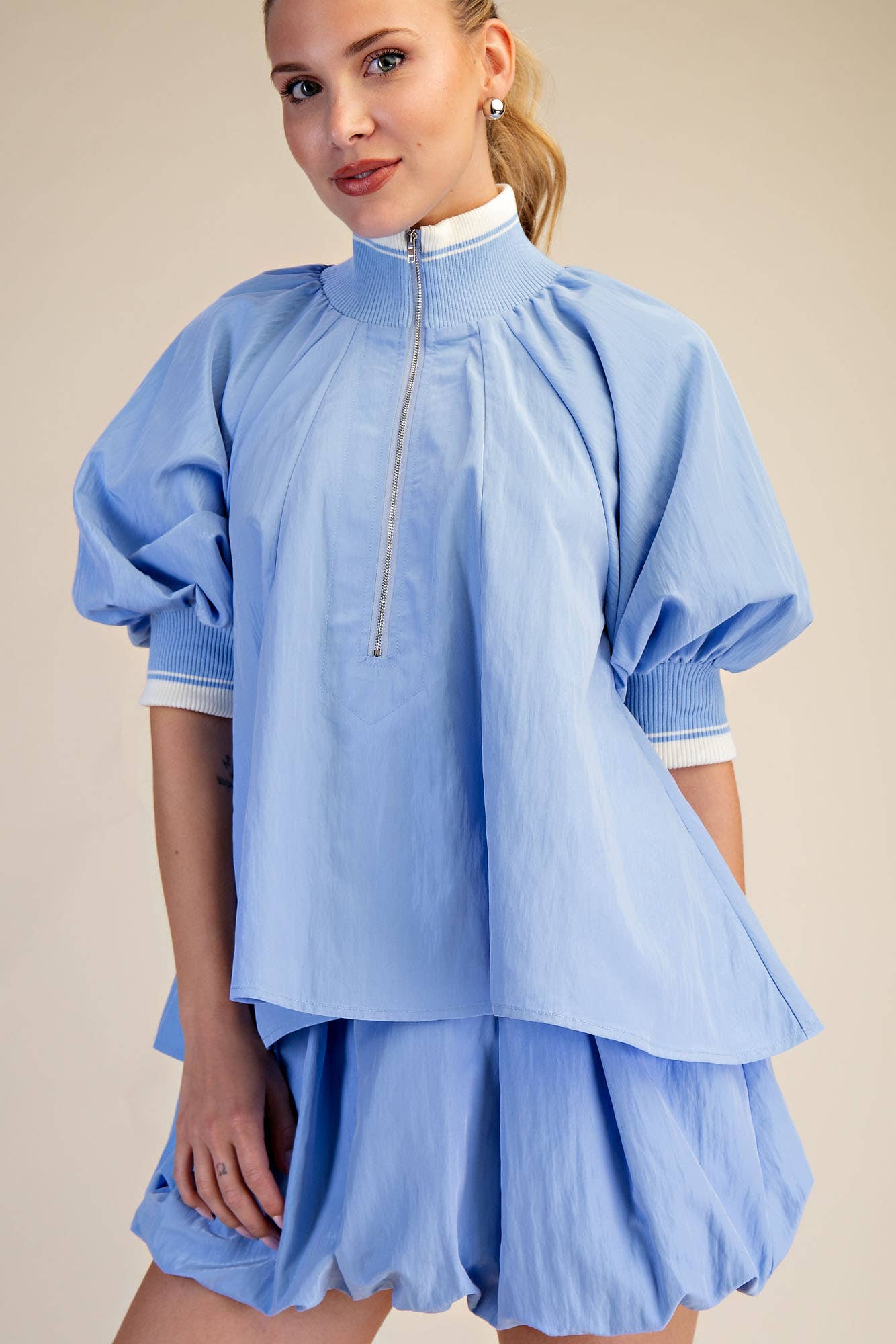 Mock Neck Band Puff Sleeve Blouse