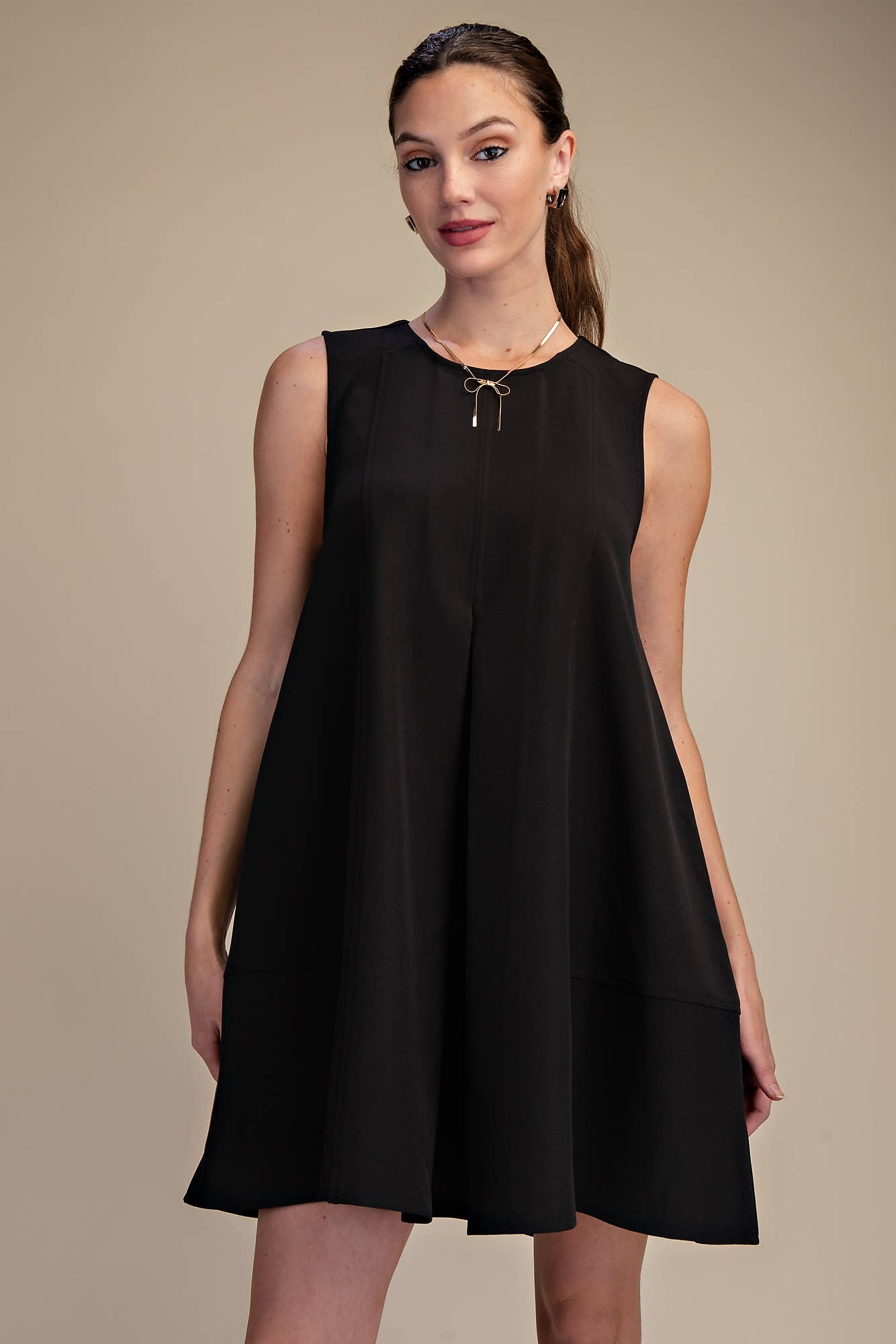 Round Neck Sleeveless Pleated Mini Dress