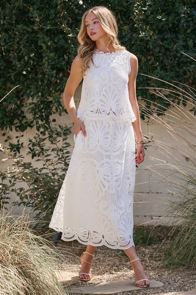 SLEEVELESS LACE TOP AND SKIRT SET WITH SCALLOPED HEM