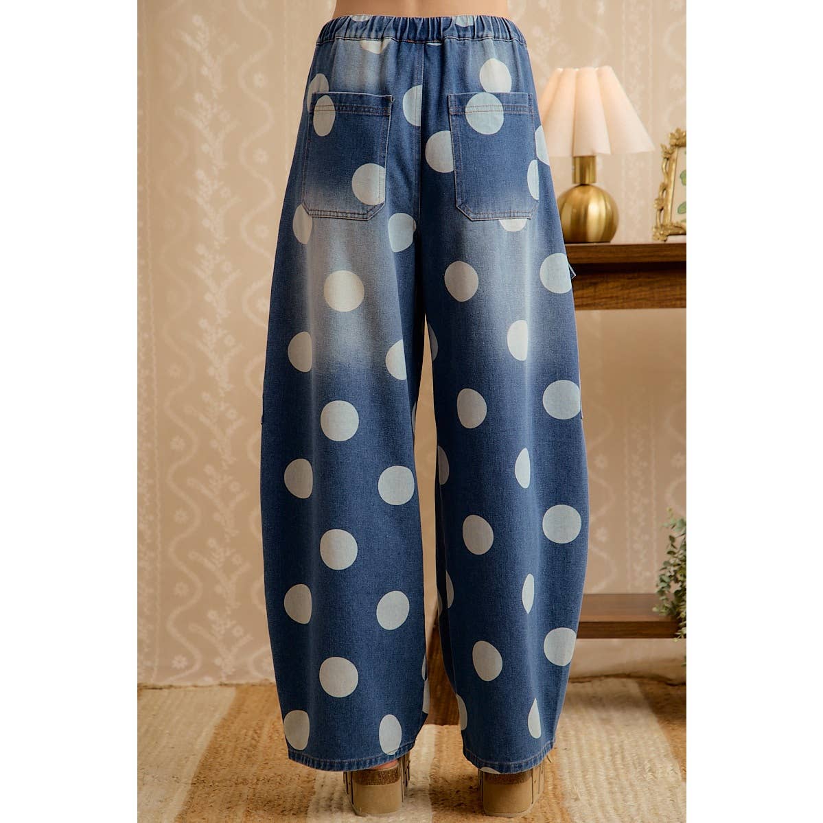 WASHED POLKA DOT DENIM BARREL PANTS WITH CARGO POCKETS