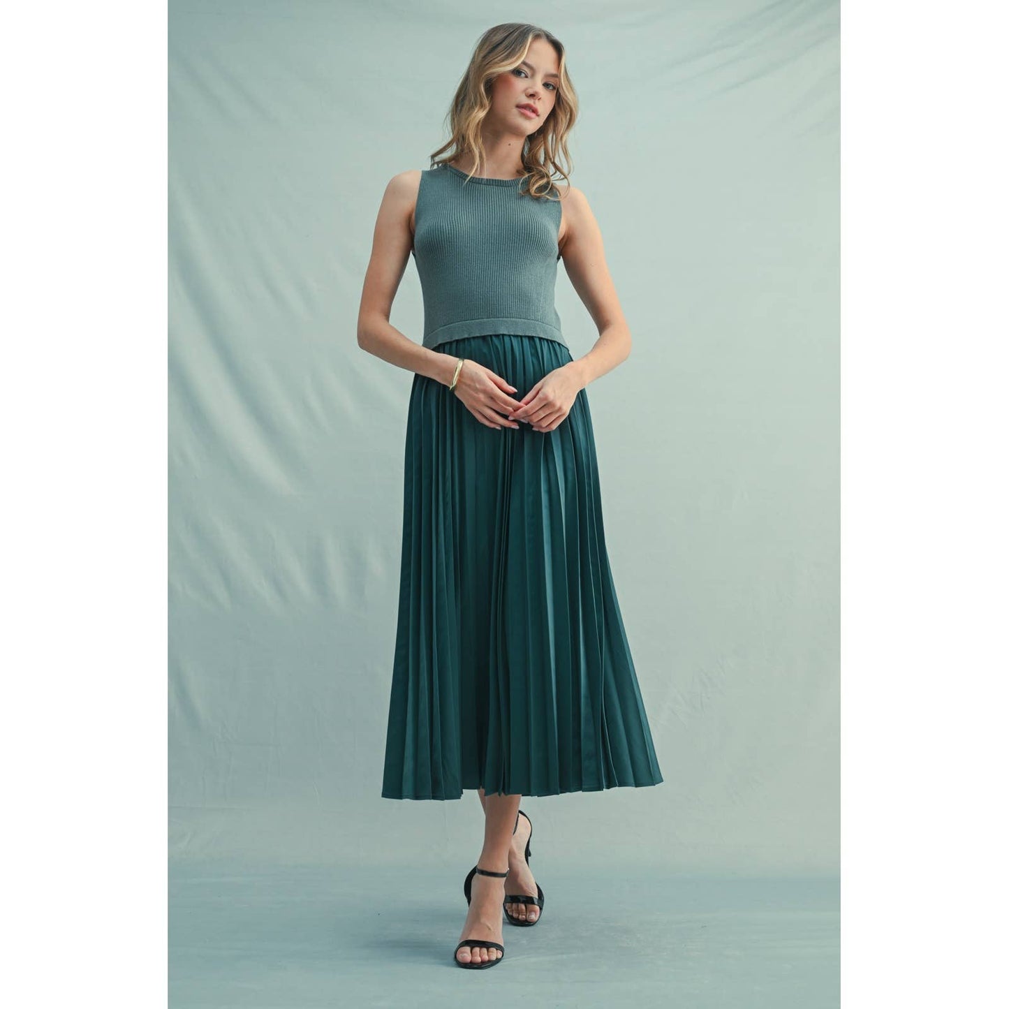 MIXED MEDIA PLEATED MIDI DRESS / WL25-11290