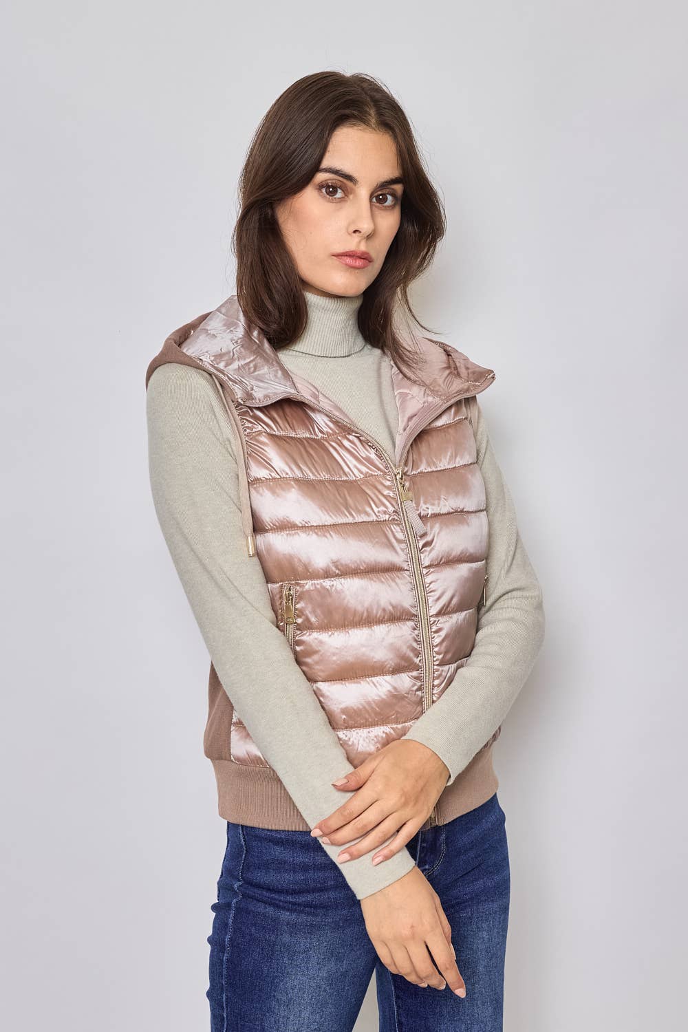 Sleeveless shiny down jacket - 1837