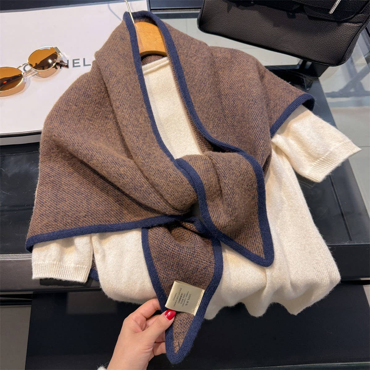 100% Wool Triangle Knit Scarf Shawl_CWOV00286