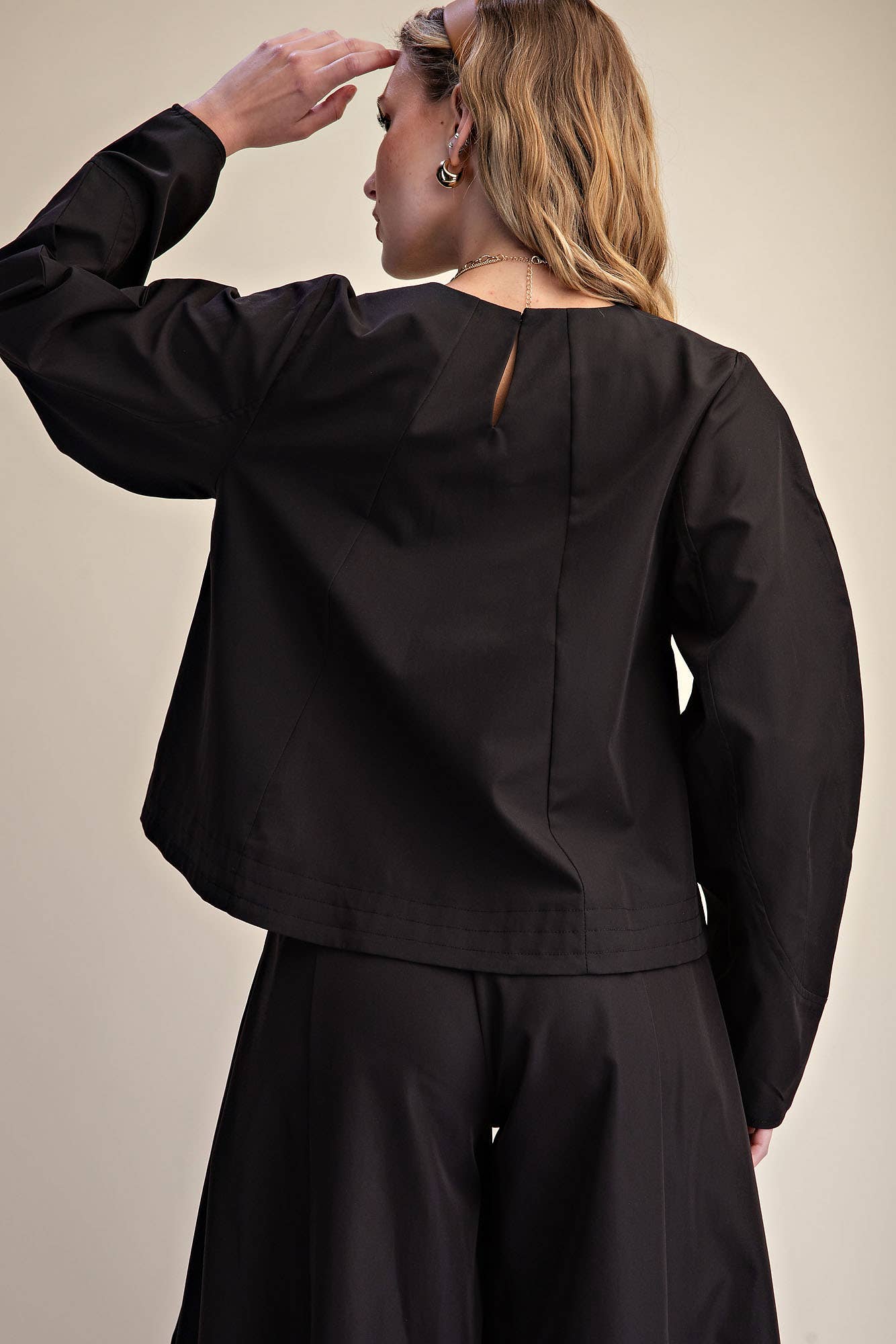 Volume Sleeve Crop Shirt Stitches Detail on Bottom Hem