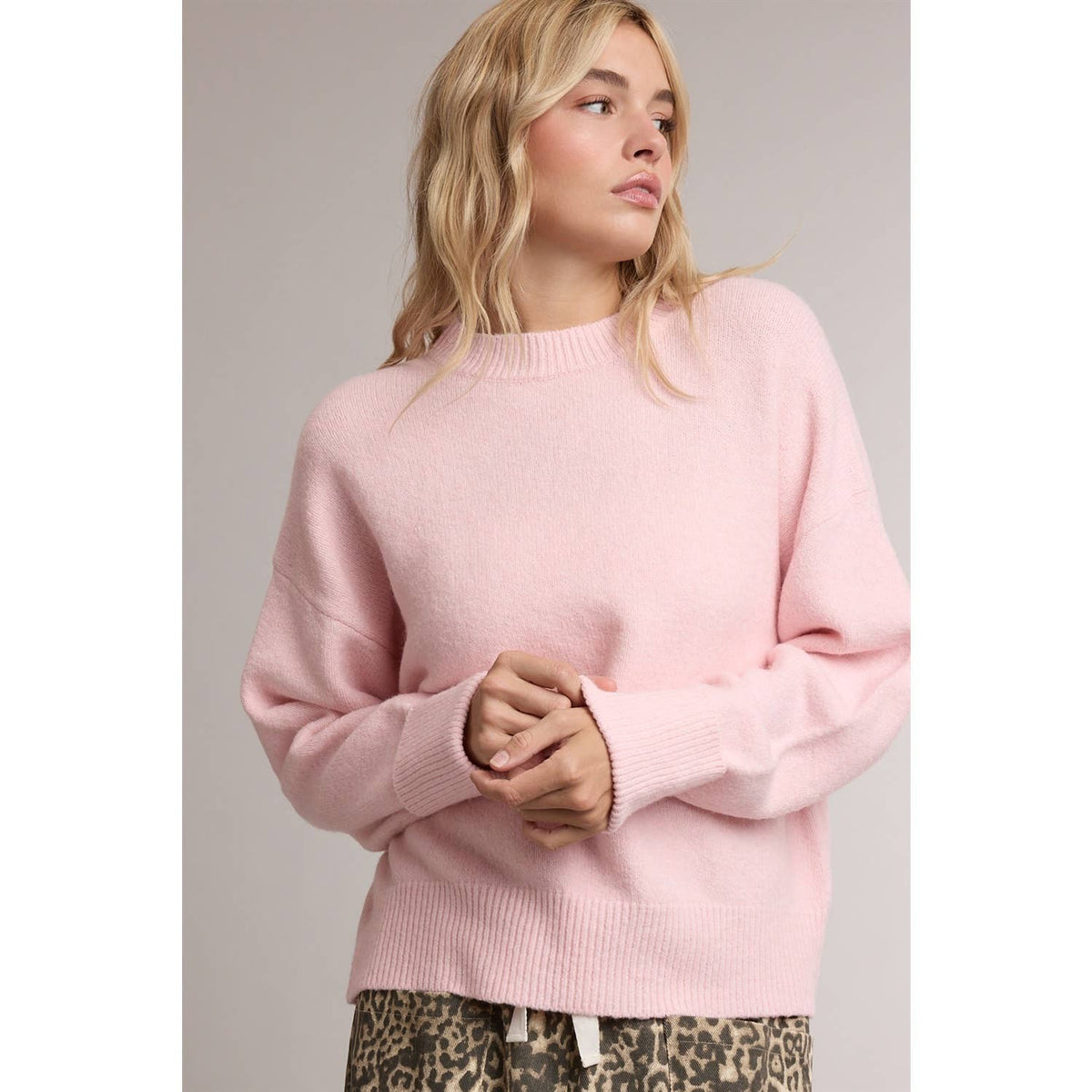 RELAXED CREWNECK SOFT KNIT SWEATER / WL26-13207