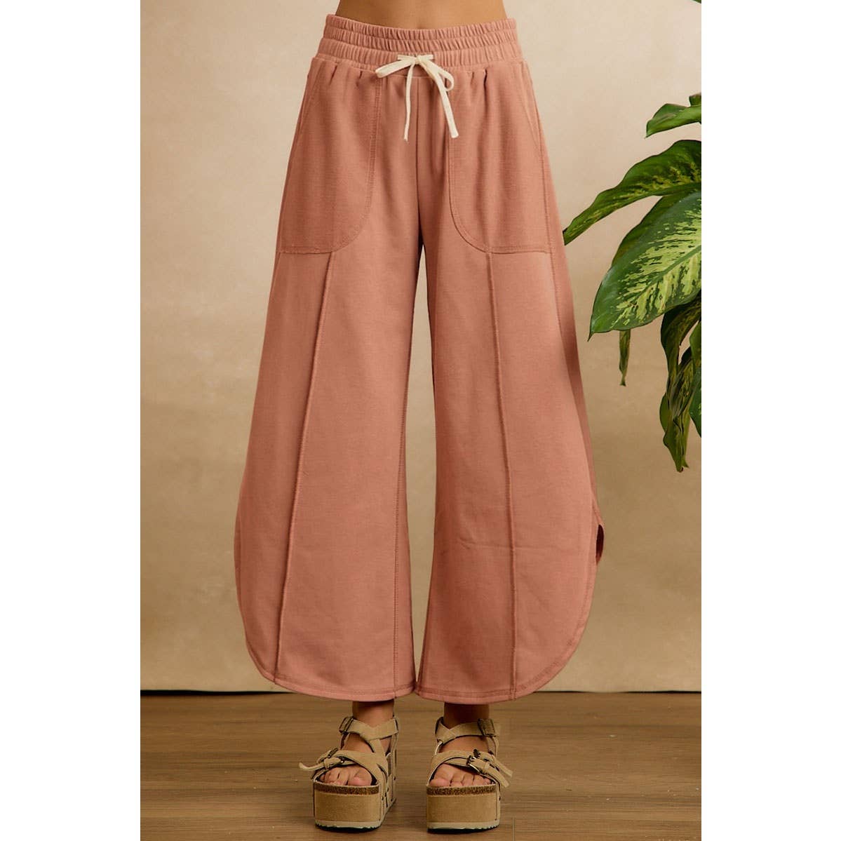 FRENCH TERRY OUT SEAM DETAIL TULIP HEM PANTS