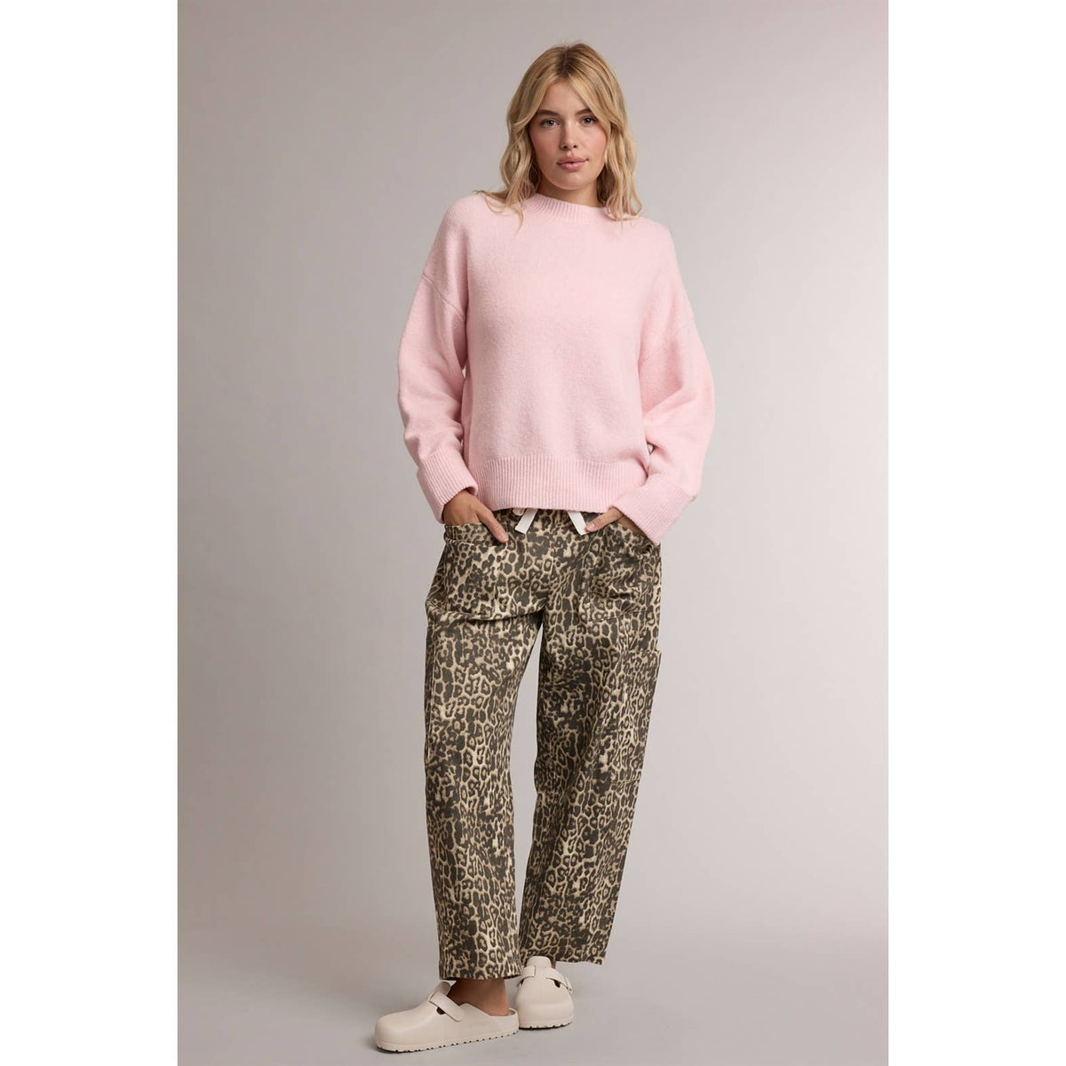 RELAXED CREWNECK SOFT KNIT SWEATER / WL26-13207