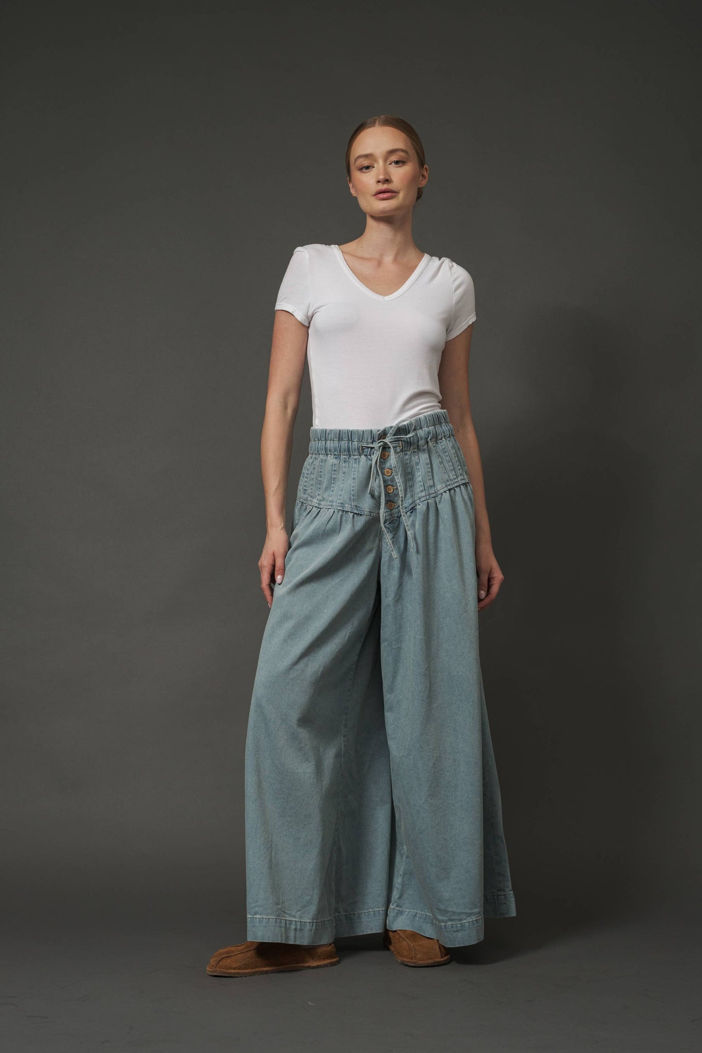 MAP2991 YOKE PINTUCK WIDE LEG DENIM PANTS