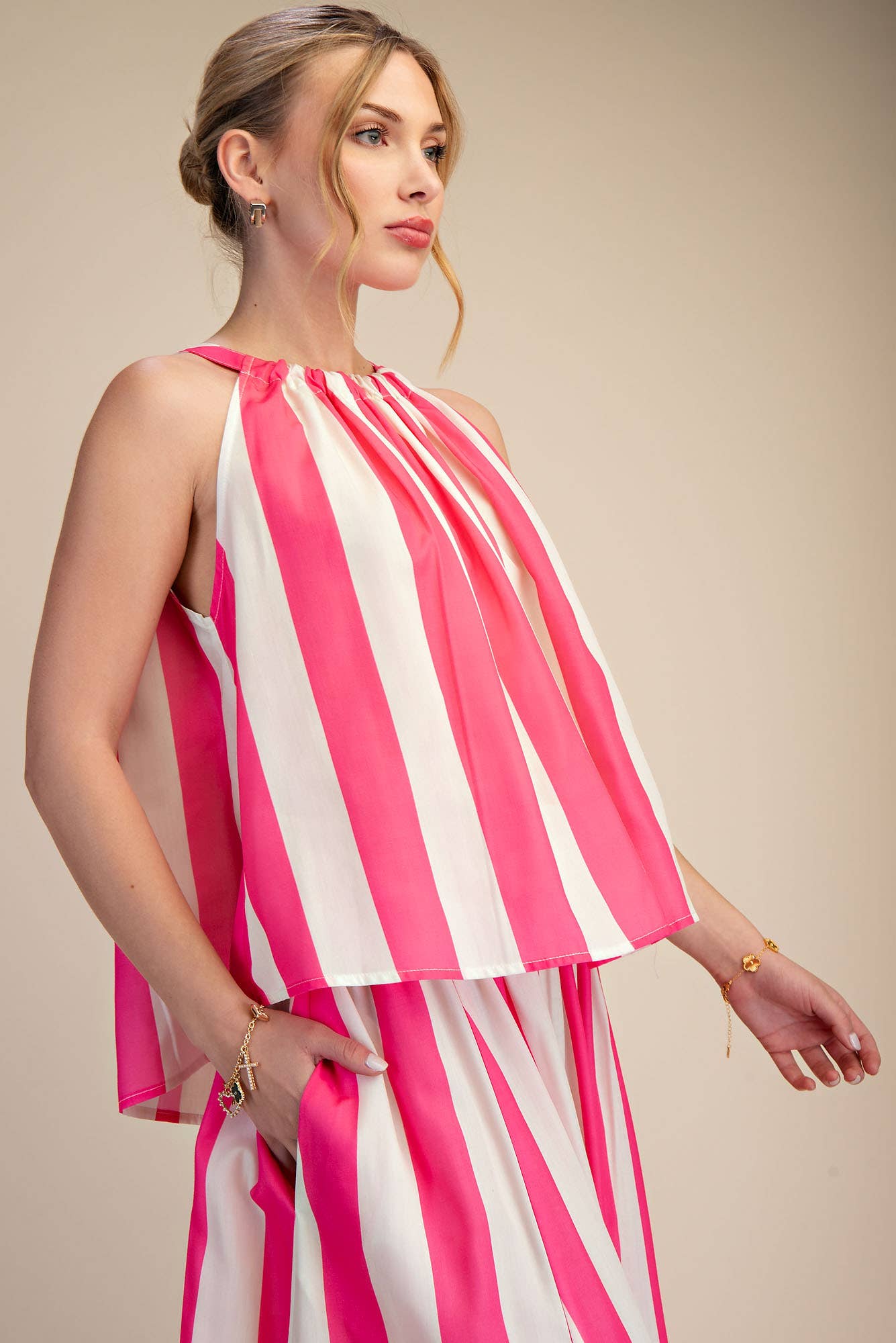 Round Neck Sleeveless Top